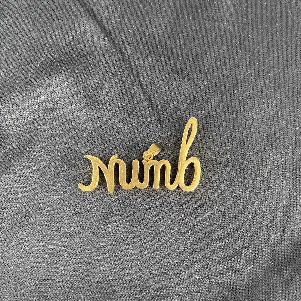 xxxtentacion Numb Script Pendant‎ Charm Gold Tone Gothic Grunge Streetwear